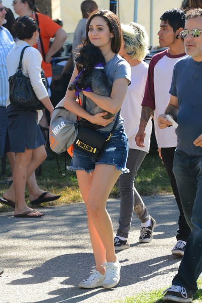 emmy-rossum-in-denim-shorts-adopting-a-dog-at-the-nkla-adoption-event-in-los-angeles_5