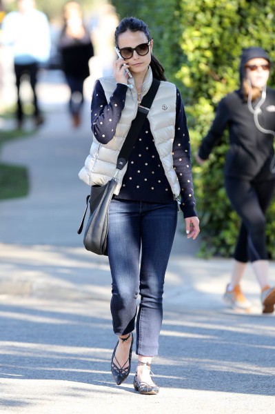 jordana-brewster-style-out-in-brentwood-january-2015_4