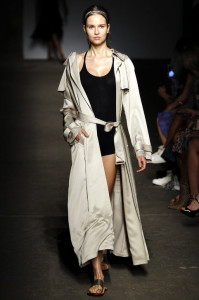 spring-2015-fashion-trend-relaxed-trench-tracey-reese-h724