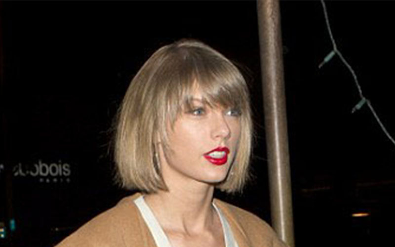 taylor-swift-in-los-angeles-posh-point